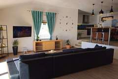 Ferienhaus - Holiday Home Sunrise - Three Bedroom Holiday Home - Ferienunterkunft in Omis (8 Personen)