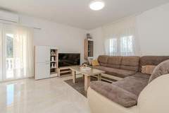 Ferienwohnung - Guest Gouse Stipanovi Dvori - Double Bedroom with Terrace 3 - Ferienunterkunft in Benkovac (2 Personen)