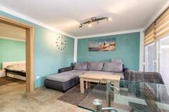Ferienwohnung - Apartments Robi & Kristina - One Bedroom Apartment with Terrace A3 - Ferienunterkunft in Benkovac (4 Personen)