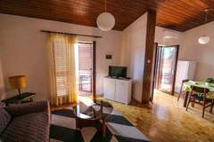 Ferienwohnung - Apartment Darmy - Two Bedroom Apartment - Ferienunterkunft in Okrug Gornji (4 Personen)