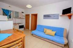 Ferienhaus - Coastal Breeze House - Ferienunterkunft in Sumartin (4 Personen)