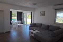 Ferienhaus - Nane Garden house with heated pool - Ferienunterkunft in Mirca (6 Personen)