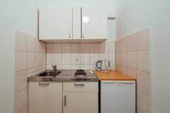 Ferienwohnung - Apartments Pezo - Studio apartment ( Tina 1 ) - Ferienunterkunft in Baska Voda (2 Personen)