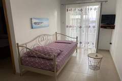 Ferienwohnung - Apartments Katija - One Bedroom Apartment 3 - Ferienunterkunft in Baska Voda (3 Personen)