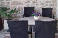 Ferienwohnung - Apartment Magdic - Two Bedroom Apartment with Terrace - Ferienunterkunft in Krk (4 Personen)