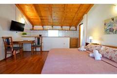 Ferienwohnung - Apartments Adriana - Studio Apartment A2 - Ferienunterkunft in Starigrad-Paklenica (2 Personen)