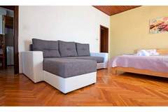 Ferienwohnung - Apartments Adriana - One Bedroom Apartment A2+2 - Ferienunterkunft in Starigrad-Paklenica (4 Personen)