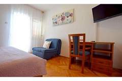 Ferienwohnung - Apartments Adriana - One Bedroom Apartment A2 - Ferienunterkunft in Starigrad-Paklenica (2 Personen)