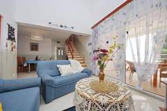 Ferienwohnung - Seafront Apartments Deveron - Duplex Two Bedroom Apartment with Balcony and Sea View (Island) - Ferienunterkunft in Jelsa (5 Personen)