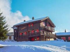 Ferienwohnung - Ferienwohnung Chalet Alphütte Appartement/Fewo, Dusche, WC 4-Bettwohnung Dachgeschoss