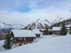 Ferienwohnung - Ferienwohnung Chalet Bambi Appartement/Fewo, Dusche, WC 4-Bettwohnung