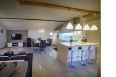 Ferienhaus, Wohnmobil - Apartments Foric - Two bedroom apartment (1) - Ferienunterkunft in Rab (4 Personen)