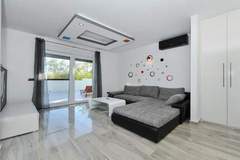 Ferienhaus - Adriatic Villa Privlaka - Two bedroom Villa with pool - Ferienunterkunft in Privlaka (6 Personen)