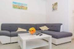 Ferienwohnung - Apartment Didi - Two bedroom apartment with pool - Ferienunterkunft in Trogir (4 Personen)