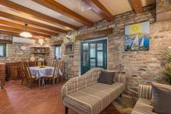 Ferienhaus - Rustical Stone House Kanfanar with Pool - Two Bedroom Holiday Home with Pool - Ferienunterkunft in Kanfanar (6 Personen)
