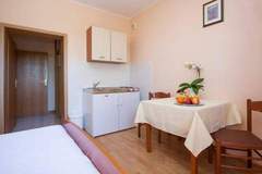 Ferienwohnung - Guest House Stay & Smile Dolac Primošten - Studio with Sea View and Balcony - Ferienunterkunft in Primosten (2 Personen)