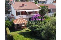 Ferienhaus - Ferienunterkunft in Petrcane (4 Personen)