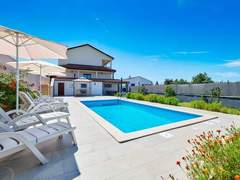 Ferienhaus - Ferienhaus Schönes Ferienhaus Emma