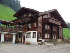 Ferienwohnung - Ferienwohnung Chalet Sunnegg Appartement/Fewo, Dusche, WC, 2 Schlafräume 3-Zimmerwohnung