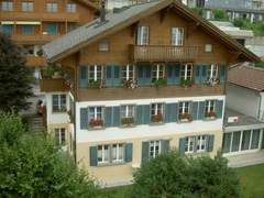 Ferienwohnung - Ferienwohnung Surselva Appartement/Fewo, Dusche, WC, Balkon 6-Zimmerwohnung