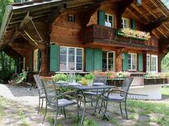 Ferienwohnung - Ferienwohnung Chalet Maru Appartement/Fewo, Dusche oder Bad, WC, 3 Schlafräume 7-Bett-Wohnung
