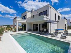 Ferienhaus, Exklusive Unterkunft - Ferienhaus, Villa Riata
