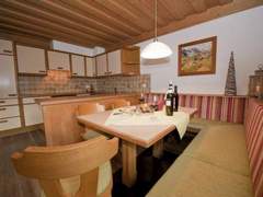 Ferienwohnung - Ferienwohnung Haus am Brunnen, (Samnaun-Compatsch)
