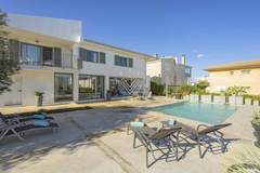Ferienhaus - Ferienunterkunft in Son Serra Marina (10 Personen)