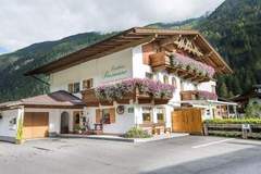Ferienhaus - Ferienunterkunft in Neustift (8 Personen)
