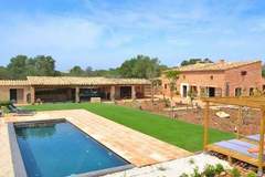 Ferienhaus - Ferienunterkunft in Llubi (6 Personen)