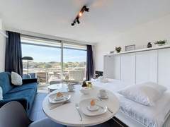Ferienwohnung - Ferienwohnung Astrid with parking and seaview