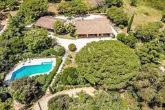 Ferienhaus - Ferienunterkunft in Grimaud (8 Personen)
