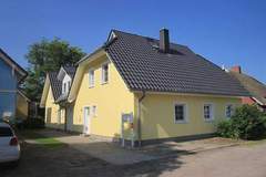 Ferienhaus - Ferienunterkunft in Ahrenshoop (8 Personen)