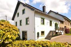 Ferienhaus - Am Burggarten - Ferienunterkunft in Butgenbach (8 Personen)