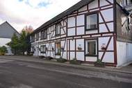 Ferienhaus - Gruppenhaus am Bach - Ferienhaus in Medebach (15 Personen)