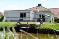 Ferienhaus - Villavakantiepark IJsselhof 4 - Ferienunterkunft in Andijk (6 Personen)