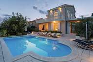 Ferienhaus, Exklusive Unterkunft - Villa Rotondo - Ferienunterkunft in Kastel Stafilic (11 Personen)