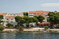 Ferienwohnung - Apartments Illyrian Resort, Milna-Pool View, ca. 40 qm, für 4 Pers. - Appartement in Milna (4 Personen)