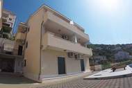 Ferienwohnung - Shared pool apartment David - first floor - Ferienunterkunft in Čelina, Lokva Rogoznica (4 Personen)