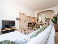 Ferienwohnung - Ferienwohnung Historical and spacious La Tourelle I
