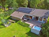 Ferienhaus - Ferienhaus Hjalmine - 1.4km from the sea