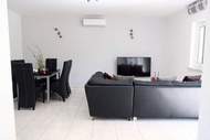 Ferienwohnung - Villa Tonika -Two Bedroom Apartment with Terrace ( A1 ) - Ferienunterkunft in Povlja (4 Personen)