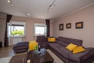 Ferienwohnung - Apartment Sanja Opatija - Two bedroom apartment with Terrace and sea view - Ferienunterkunft in Opatija (6 Personen)
