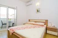 Ferienwohnung - Apartments & Rooms Barišić - Double Room with Balcony and City View(First Floor)(Soba 11) - Ferienunterkunft in Kupari (2 Personen)