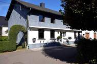 Ferienhaus - Haus Päsch nahe See mit beheiztem Whirlpool/Sauna - Ferienunterkunft in Butgenbach (8 Personen)
