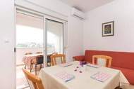 Ferienwohnung - Apartments Zdenka Zatoglav - Orange apartment - Ferienunterkunft in Rogoznica (5 Personen)
