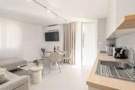 Ferienwohnung - Modern City Escape with Balcony - Near the Ferry Port - Ferienunterkunft in Dubrovnik (4 Personen)