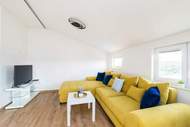 Ferienwohnung - Apartments Mistral - Three Bedroom Apartment with Balcony and Shared Swimming Pool A2 - Ferienunterkunft in Posedarje (6 Personen)