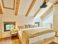 Ferienwohnung - Ferienwohnung Luxury Mountain Attic with AC & Netflix