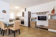 Ferienwohnung - Cozy One Bedroom Apartment with Terrace - One Bedroom Apartment - Ferienunterkunft in Brsec (6 Personen)